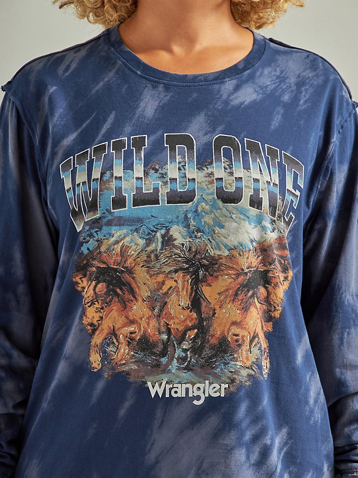 Women's Wrangler Graphic Long Sleeve Relaxed Tee in Navy