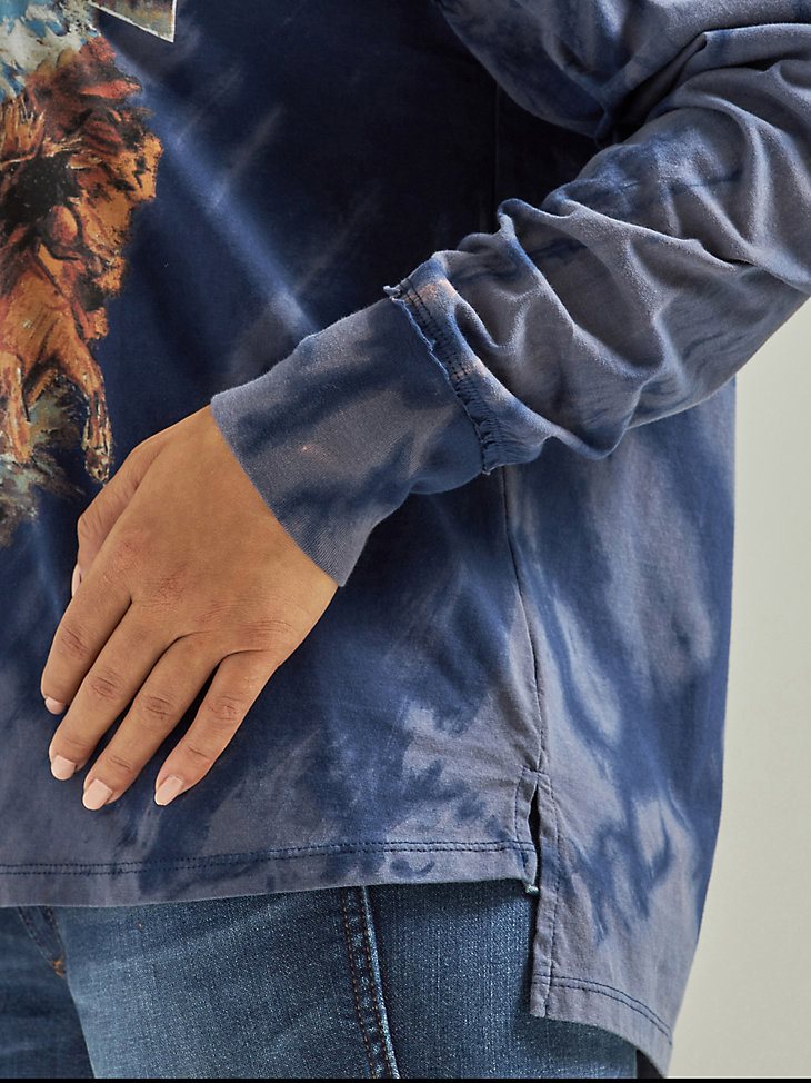 Women's Wrangler Graphic Long Sleeve Relaxed Tee in Navy