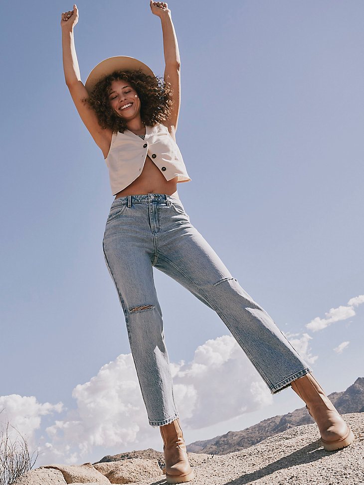 Women's Rodeo Straight Destructed Crop in Medium