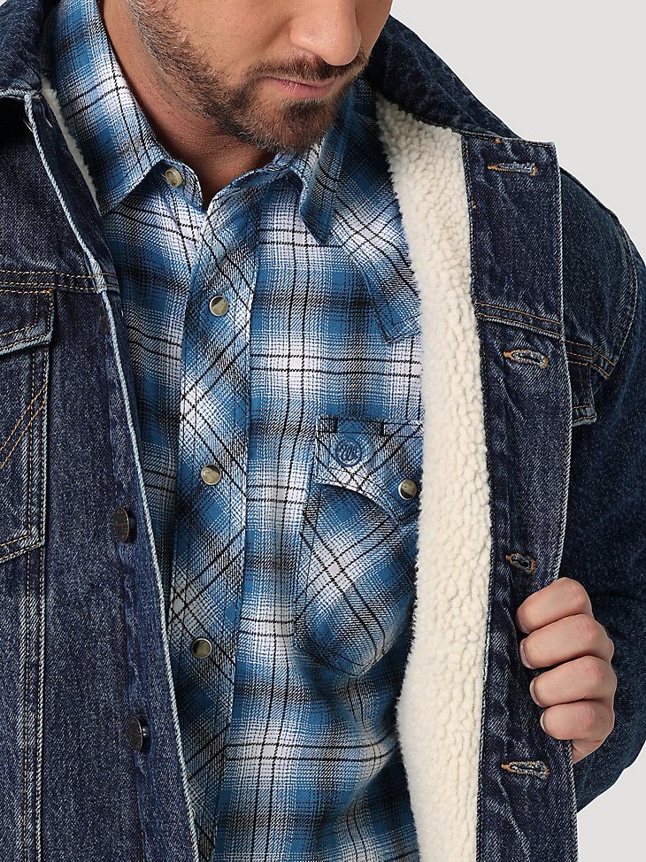 Men's Wrangler Retro Sherpa Lined Western Denim Jacket in Blue Indigo
