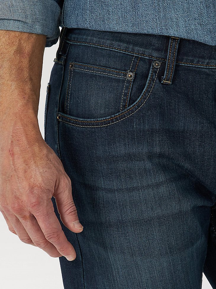 Men's Athletic Fit Flex Jean in Jagged