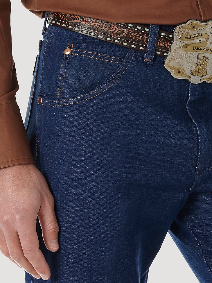 Wrangler Cowboy Cut Relaxed Fit Jean in Prewashed Indigo