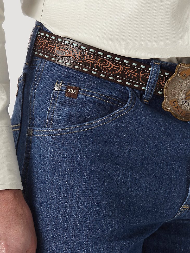 Wrangler 20X No. 23 Relaxed Fit in Vintage Blue