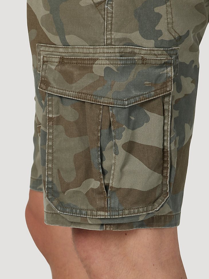 Men's Free To Stretch Relaxed Fit Cargo Short in Shadow Brown Camo