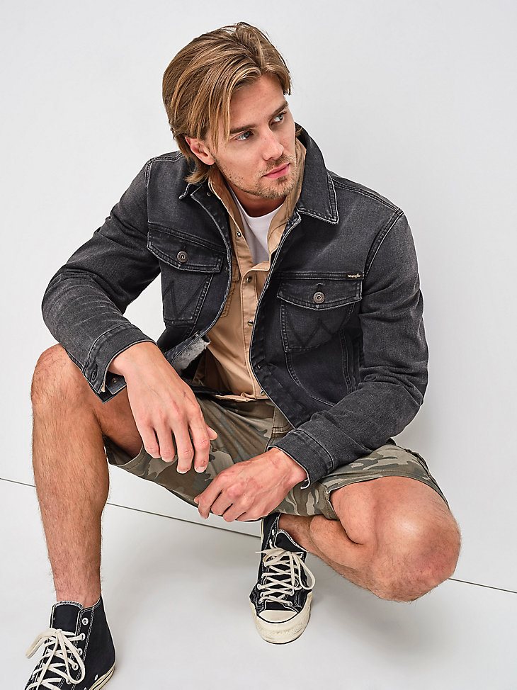 Men's Wrangler Classic Denim Trucker Jacket in Black
