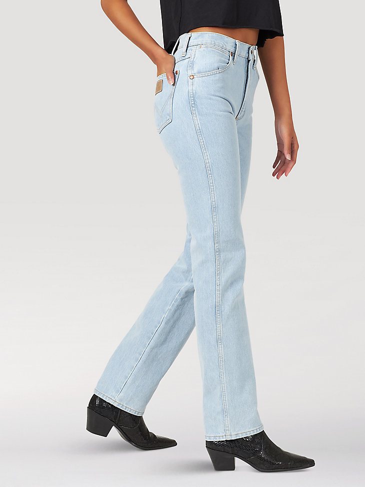 Women's Wrangler Cowboy Cut Slim Fit Jean in Bleach
