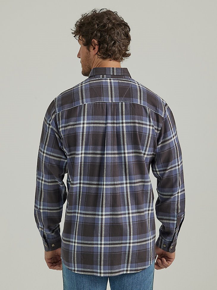 Wrangler Rugged Wear Long Sleeve Flannel Plaid Button-Down Shirt in Navy Indigo