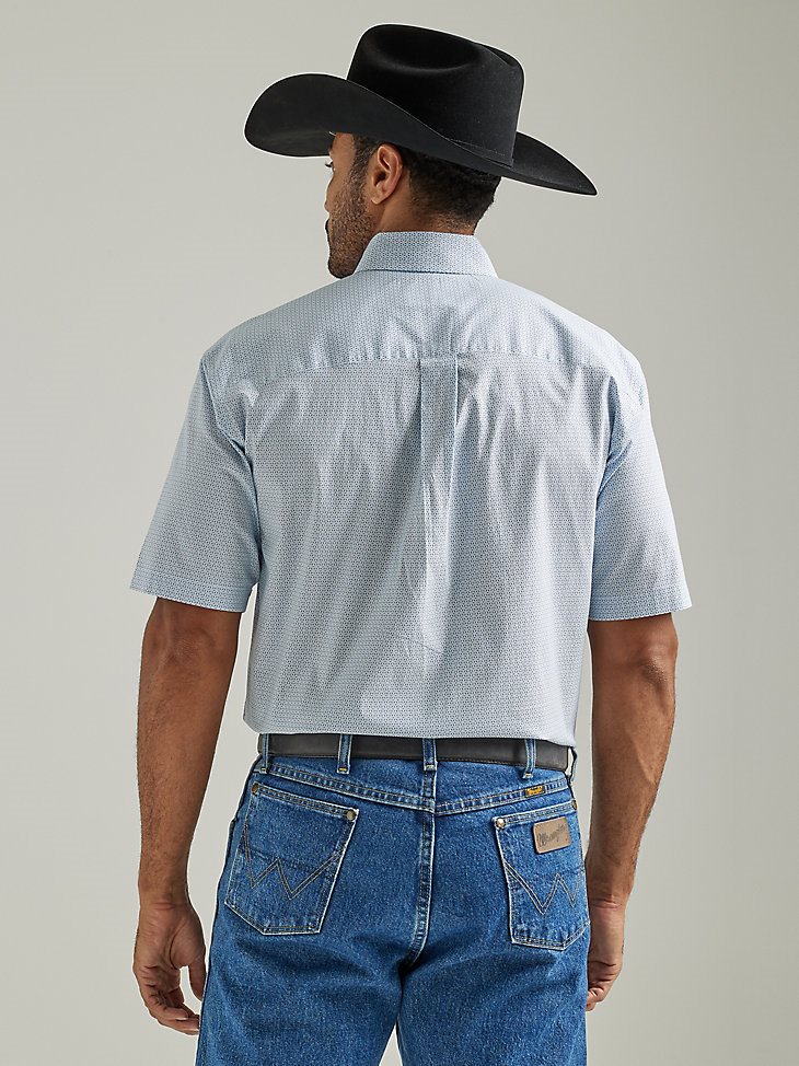 Men's George Strait Short Sleeve 2 Pocket Button Down Print Shirt in Lightly Blue