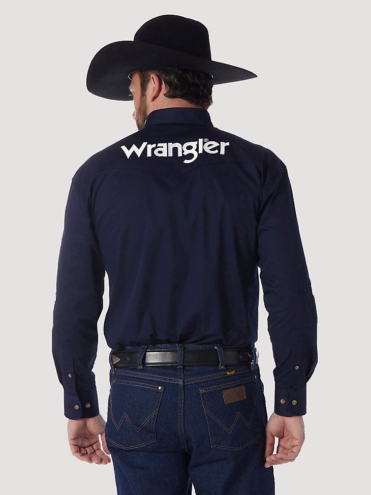 Men's Wrangler Logo Long Sleeve Button Down Solid Shirt in Navy