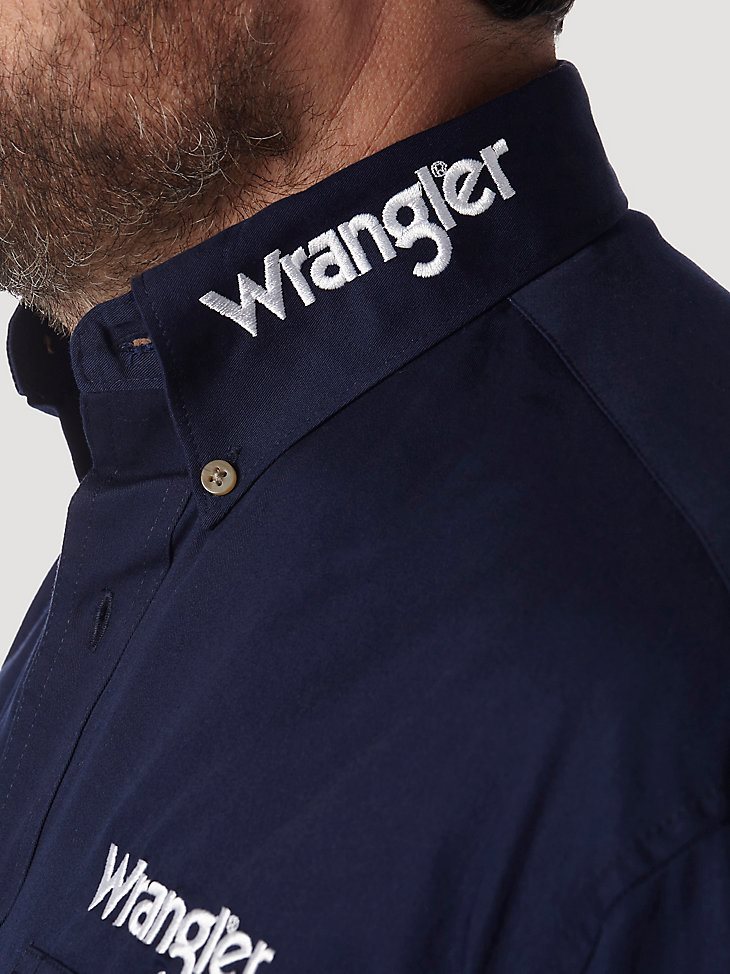 Men's Wrangler Logo Long Sleeve Button Down Solid Shirt in Navy