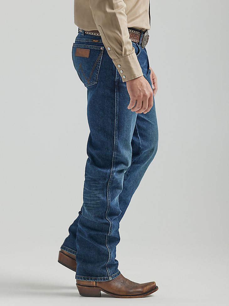 The Wrangler Retro Premium Jean: Men's Slim Straight in Blue Dasher