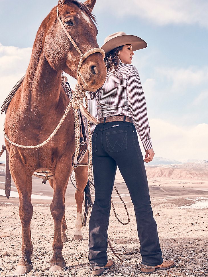 Women's Wrangler Ultimate Riding Jean Willow Mid-Rise Bootcut in Molly