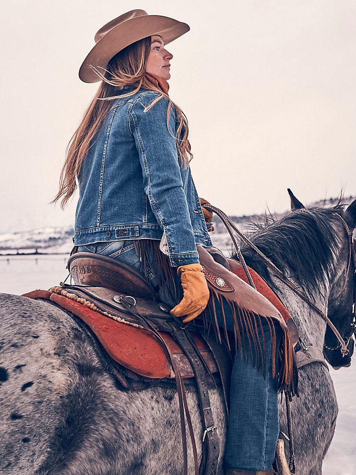 Women's Wrangler Retro Sherpa Lined Western Denim Jacket in Denim