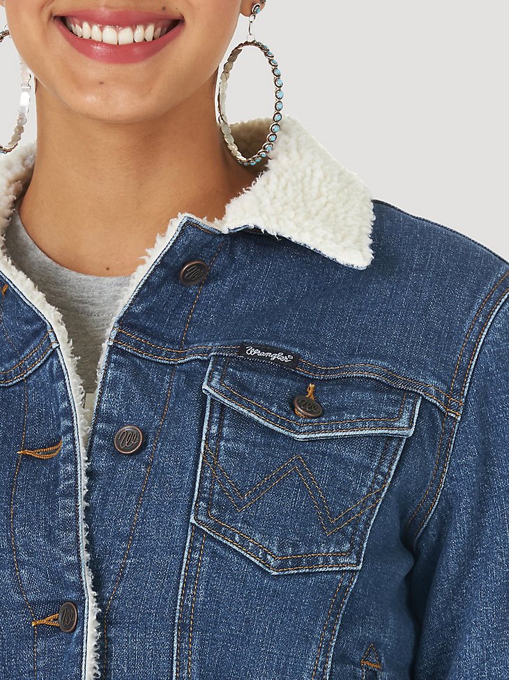 Women's Wrangler Retro Sherpa Lined Western Denim Jacket in Denim