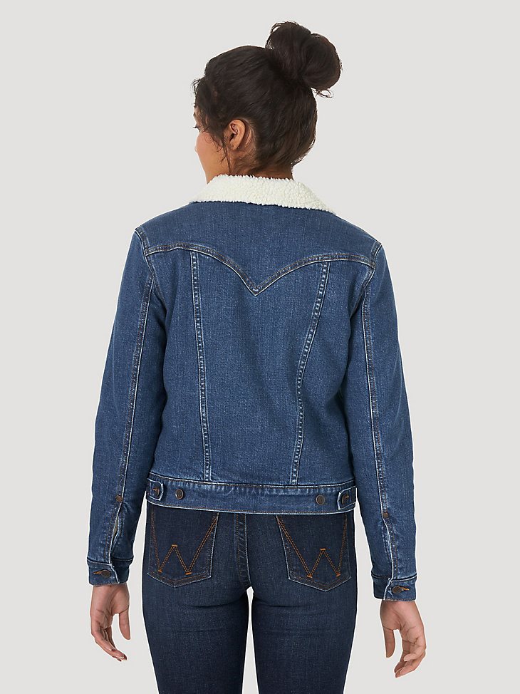 Women's Wrangler Retro Sherpa Lined Western Denim Jacket in Denim
