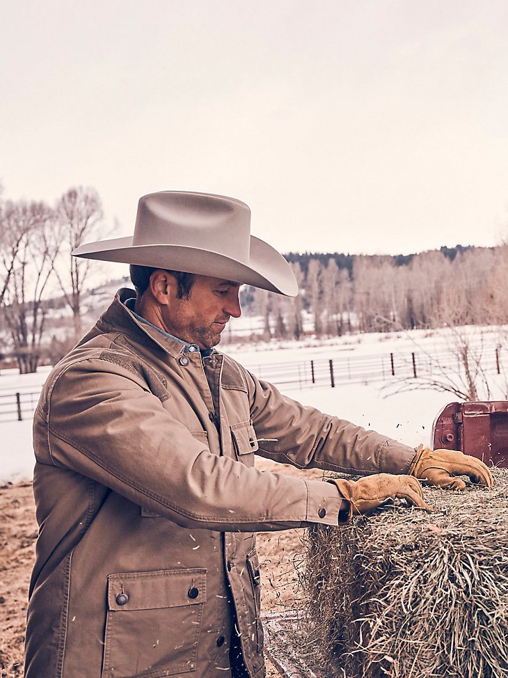 Men's Wrangler Corduroy Yoke Lined Barn Coat in Cathay Spice