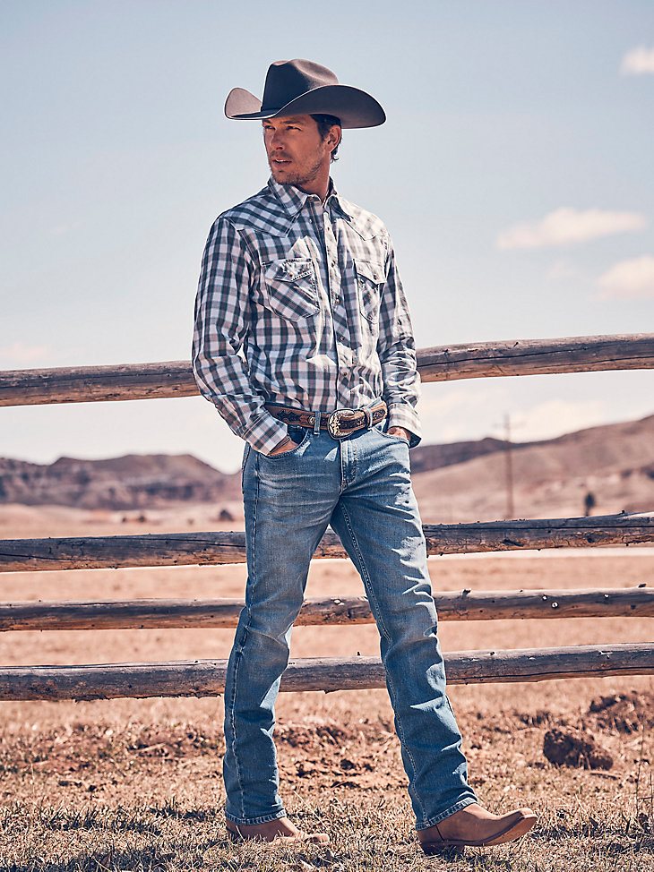 Men's Wrangler 20X No. 44 Slim Fit Straight Leg Jean in Breezy Pasture