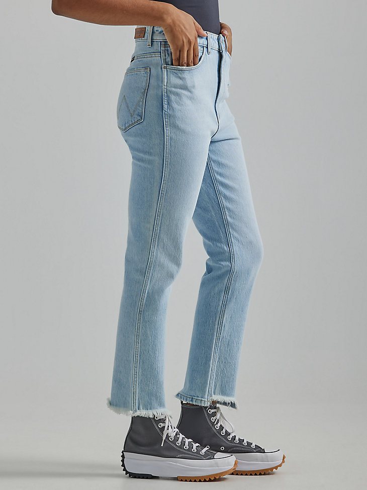 Women's Distressed Vintage Taper Jean in Icy Blue