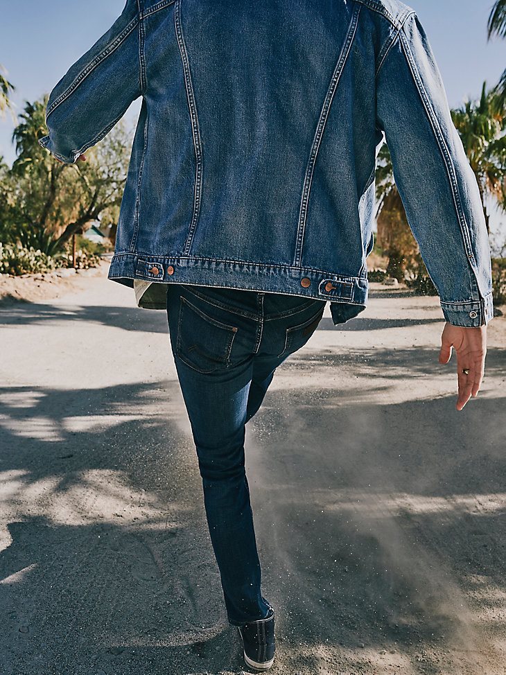 Men's Wrangler Free To Stretch Greensboro Jean in Rodeo Bull
