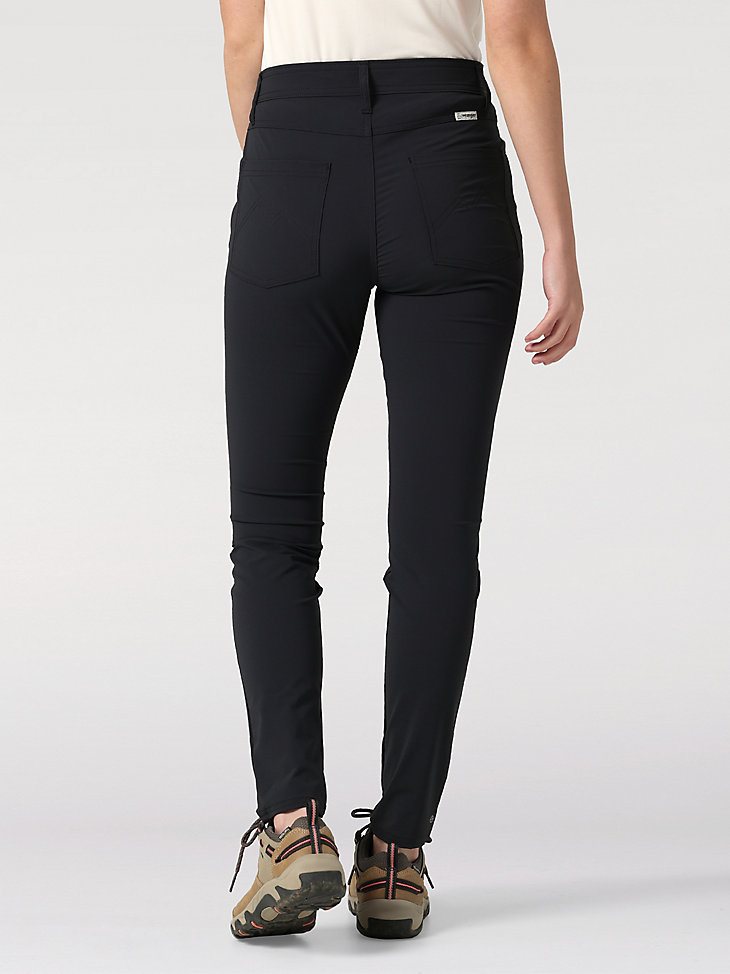 ATG By Wrangler Women's FWDS Skinny Pant in Jet Black
