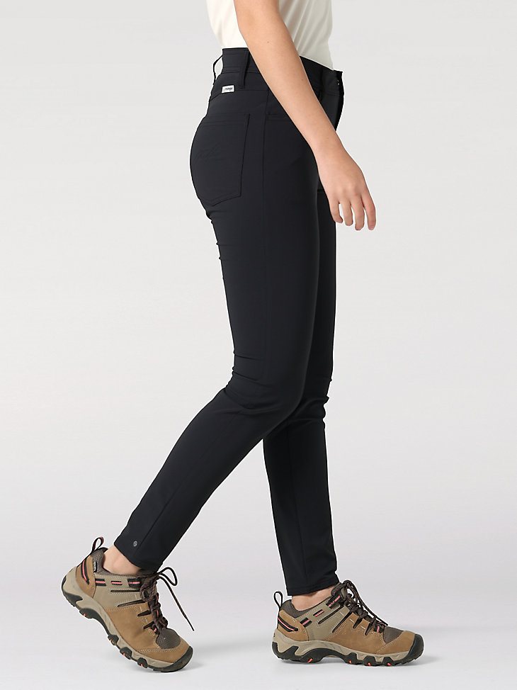 ATG By Wrangler Women's FWDS Skinny Pant in Jet Black