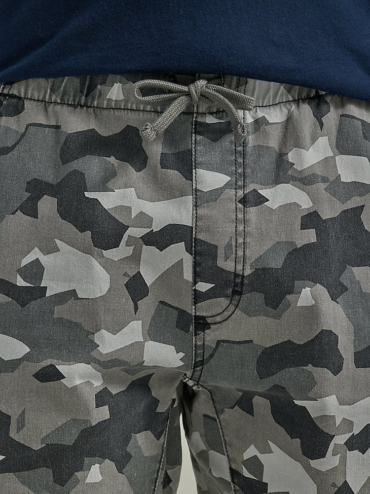 Men's Free To Stretch Drawstring Cargo Short in Monument Camo