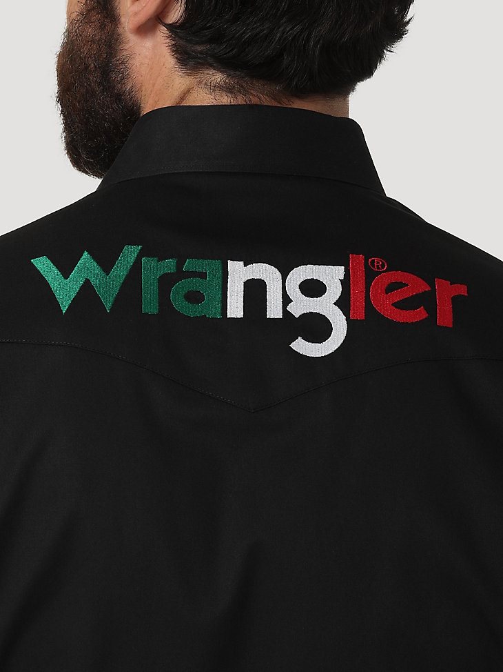 Men's Wrangler Logo Long Sleeve Button Down Solid Shirt in Black
