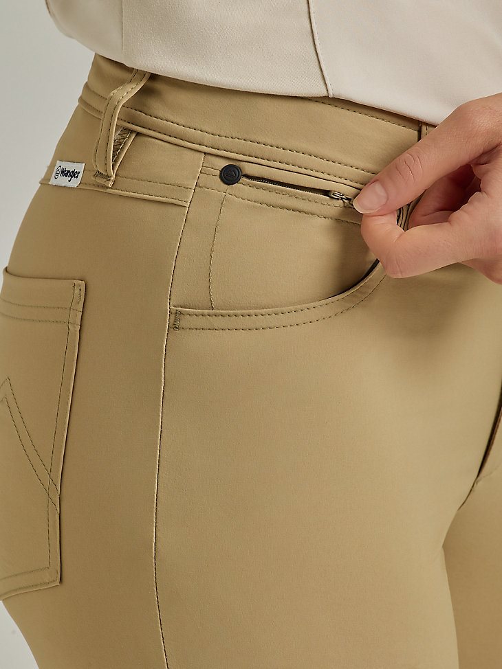 ATG By Wrangler Women's FWDS Skinny Pant in Elmwood