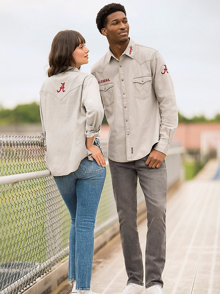 Men's Wrangler Collegiate Cowboy Cut Western Snap Shirt in University of Alabama