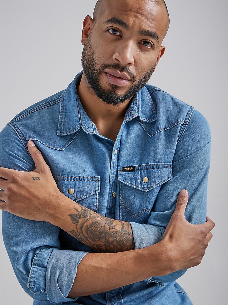 Men's Iconic Cowboy Wash Denim Shirt in Lake Wash