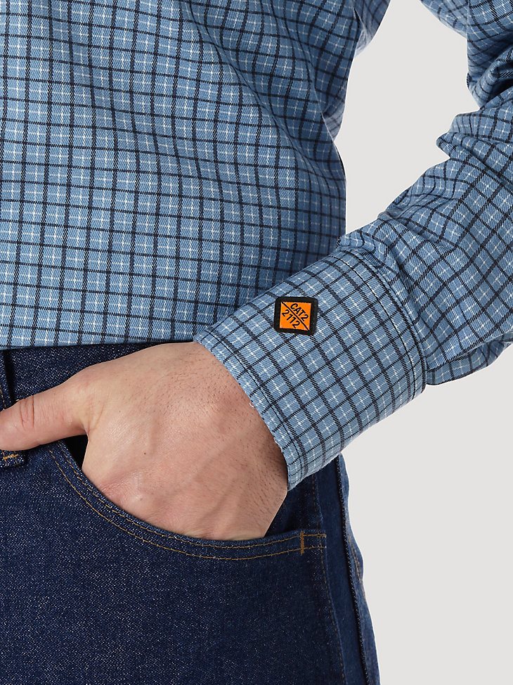 Men's Wrangler FR Flame Resistant Long Sleeve Western Snap Plaid Shirt in Navy/Black