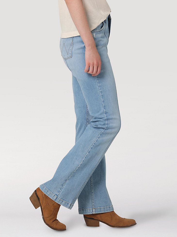 Women's Seamed Bootcut Jean in Lightwash