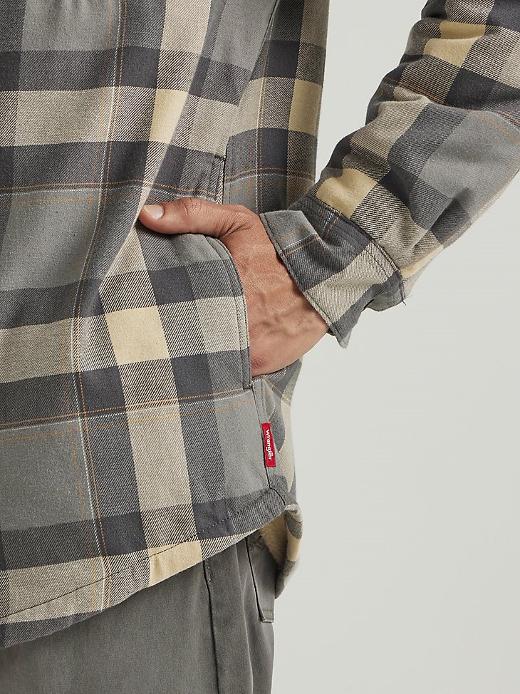 Men's Wrangler Heavyweight Plaid Sherpa Lined Shirt Jacket in Raven