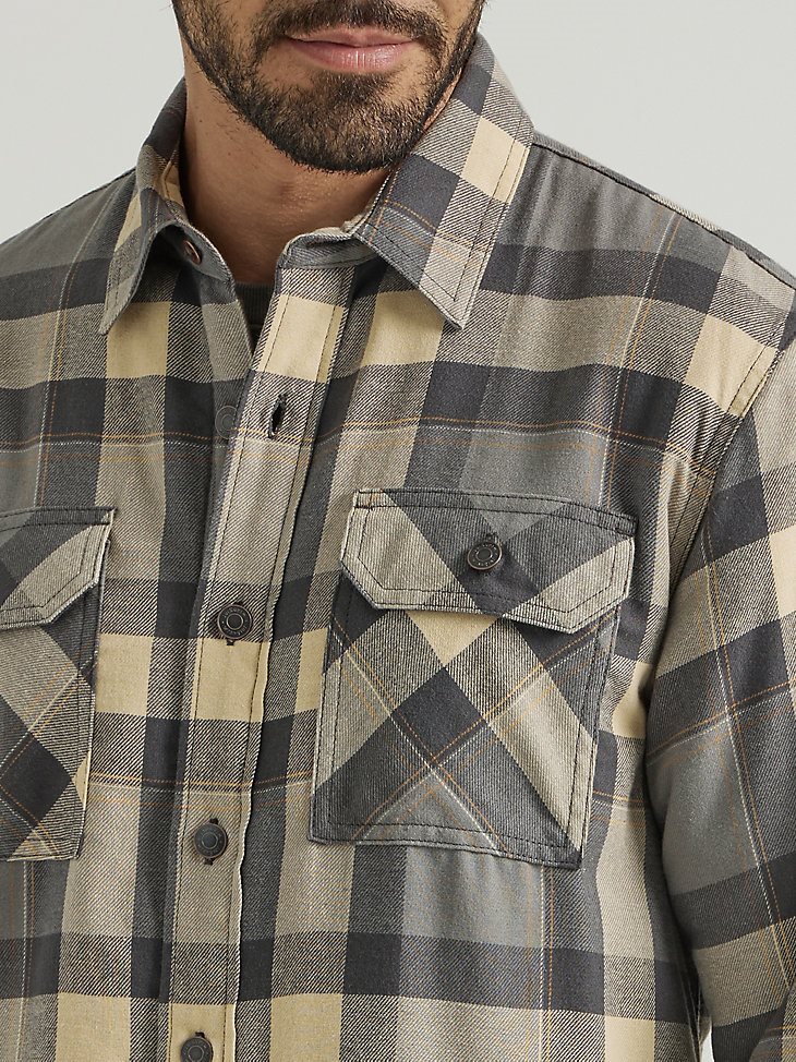 Men's Wrangler Heavyweight Plaid Sherpa Lined Shirt Jacket in Raven
