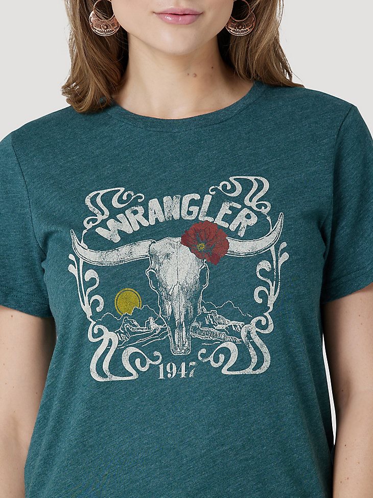 Women's Wrangler Flower Steerhead Regular Graphic Tee in Junebug Heather