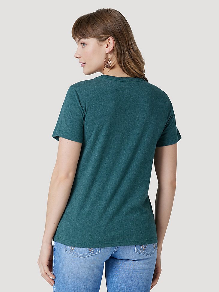 Women's Wrangler Flower Steerhead Regular Graphic Tee in Junebug Heather