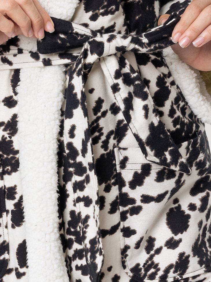 Flannel Cow Print Sherpa Lined Robe in Caviar