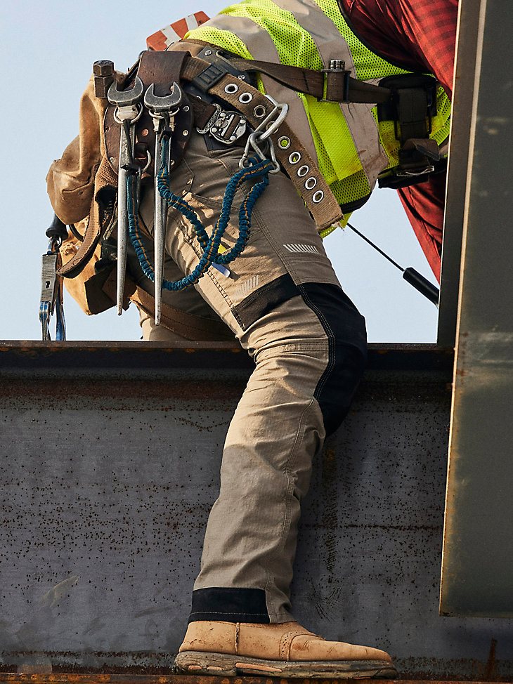 Wrangler RIGGS Workwear Technical Carpenter Pant in Dark Khaki
