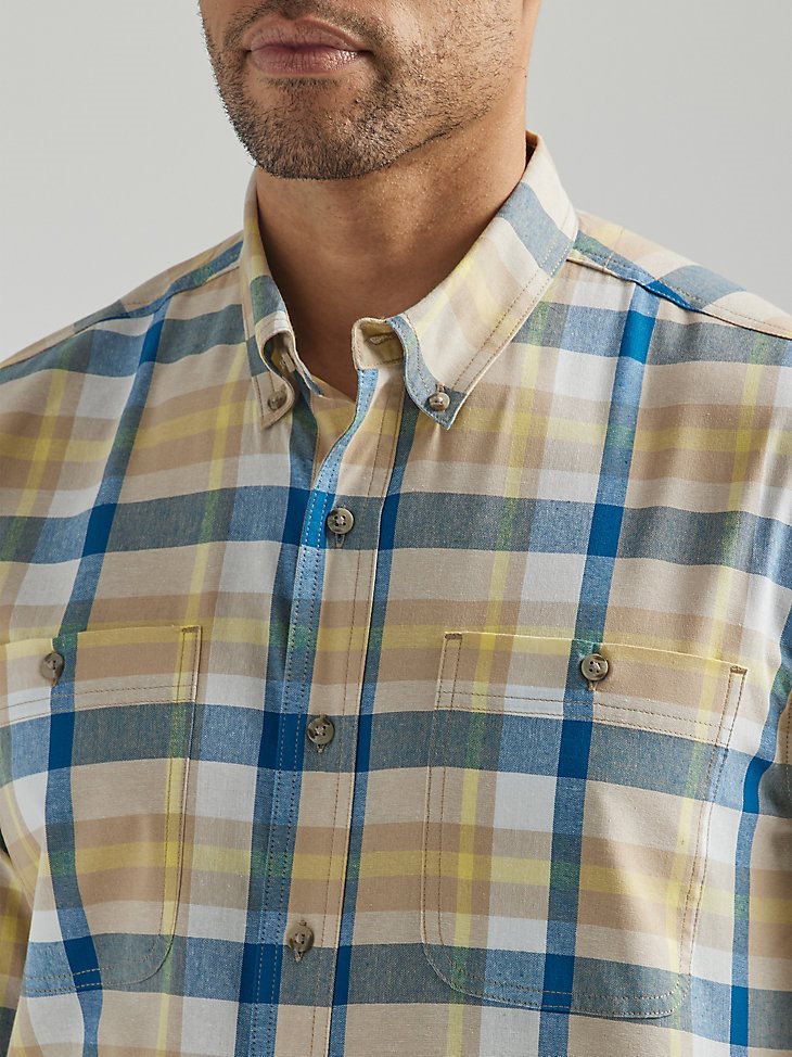 Wrangler Rugged Wear Short Sleeve Easy Care Plaid Button-Down Shirt in Khaki Blue