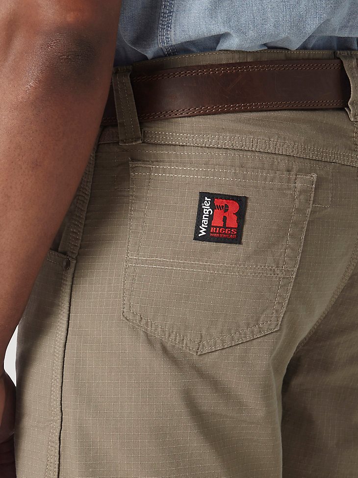 Wrangler RIGGS Workwear Technician Short in Dark Khaki