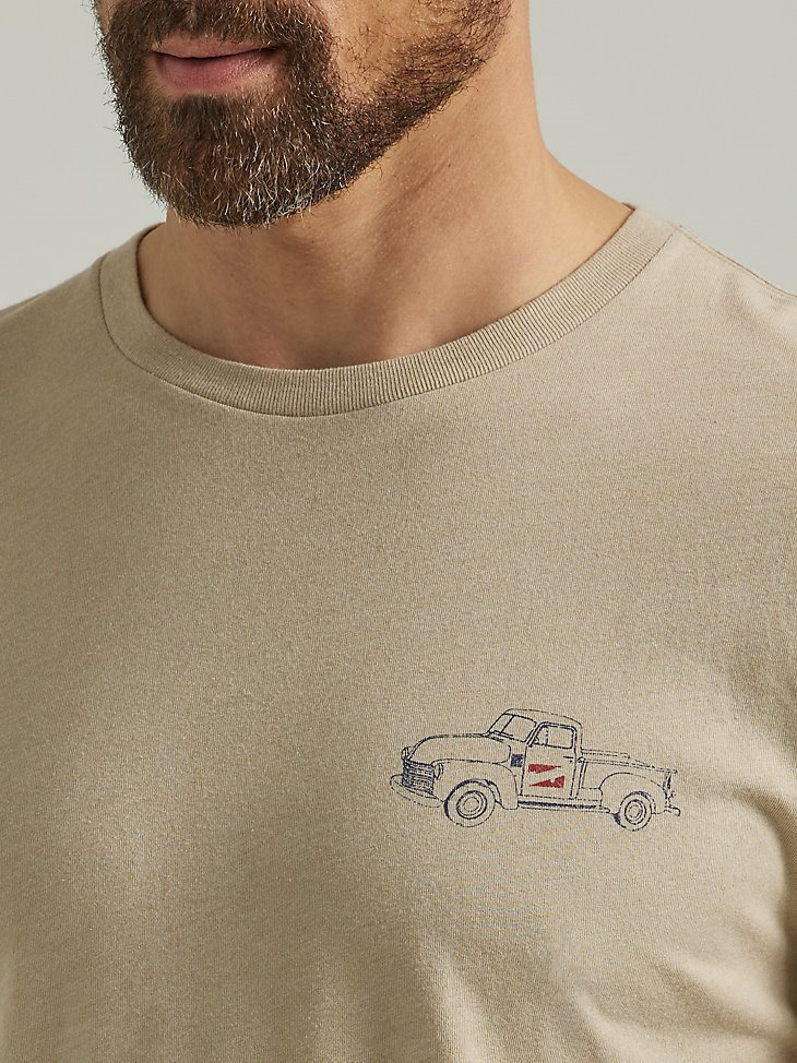 Men's Born Free Graphic T-Shirt in Trench Coat