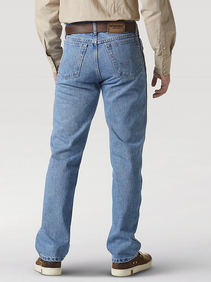 Wrangler Rugged Wear Classic Fit Jean in Rough Wash