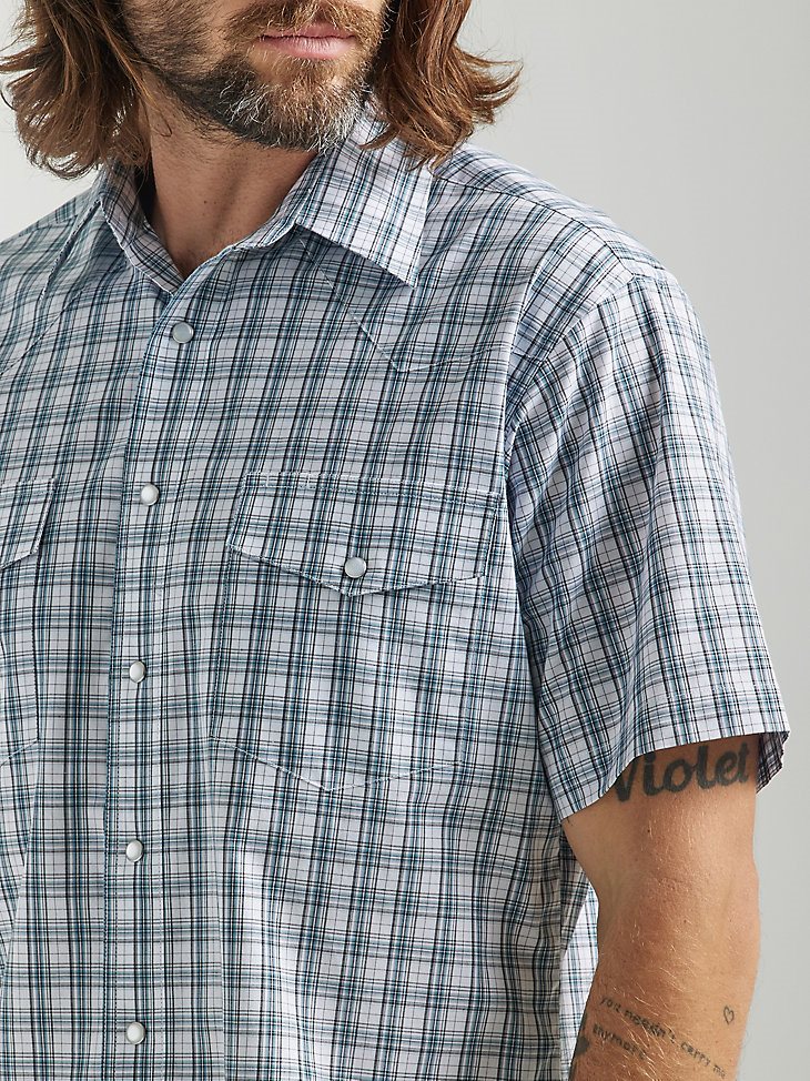 Men's Wrinkle Resist Short Sleeve Western Snap Plaid Shirt in Gray Blue