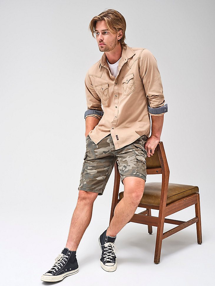 Men's Wrangler Contrast Trim Western Two Snap Flap Pocket Shirt in Tan
