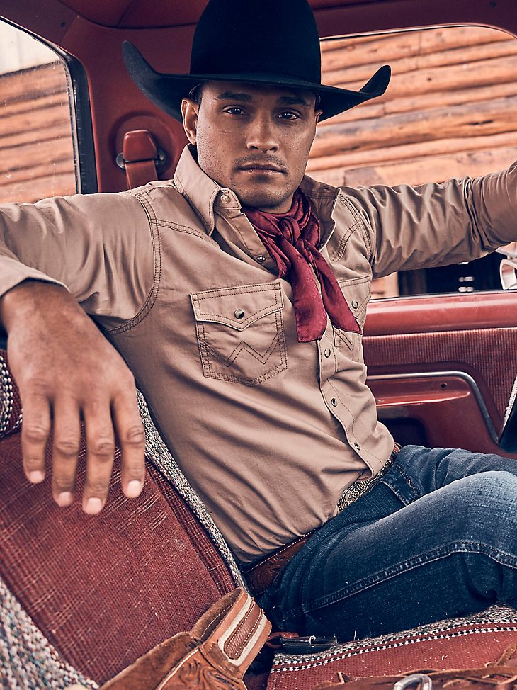 Men's Wrangler Contrast Trim Western Two Snap Flap Pocket Shirt in Tan