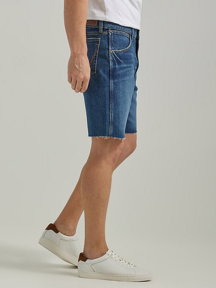 Men's Frayed Hem Denim Short in Dark Wash