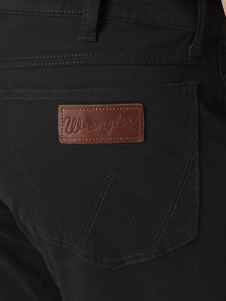 Men's Wrangler Retro Slim Fit Straight Leg Pant in Black