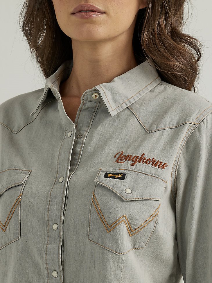 Women's Wrangler Collegiate Long Sleeve Western Snap Shirt in University of Texas