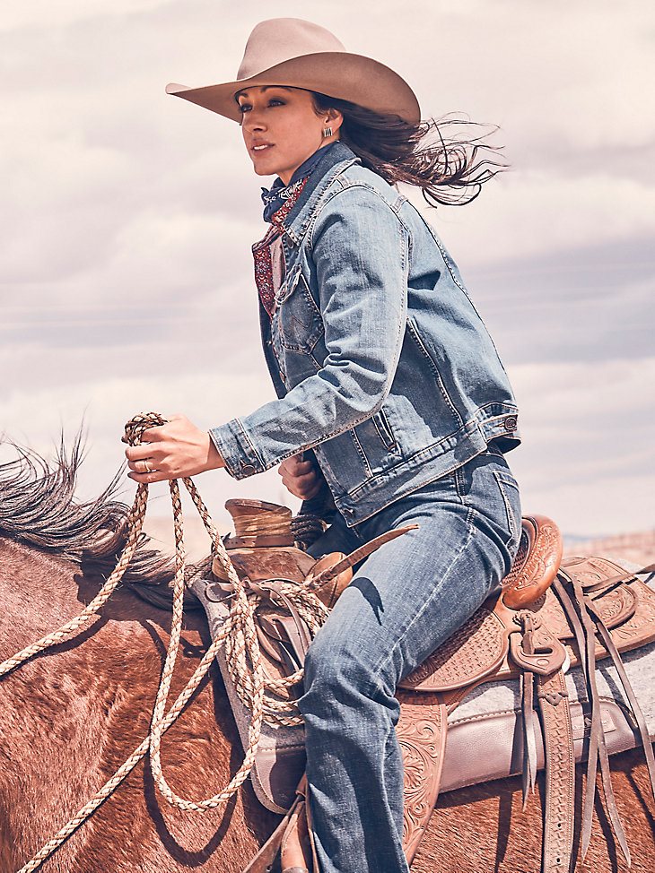 Women's Wrangler Jade Mid-Rise Relaxed Bootcut Ultimate Riding Jean in Riley