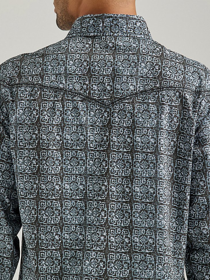 Men's Rock 47 by Wrangler Vintage Embroidered Yoke Print Western Snap Shirt in Chalked Black